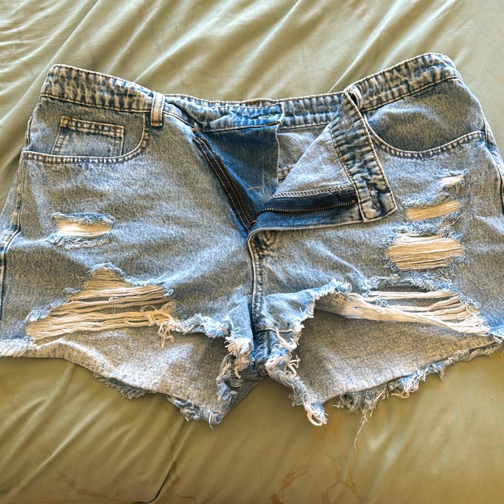 Brand new fashion nova shorts in a light blue denim - size XL